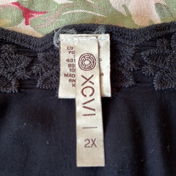 XCVI Size 2X Elicia Embroidered Popover Top Black-on-Black VNeck Johnny Was Vibe - Picture 10 of 14